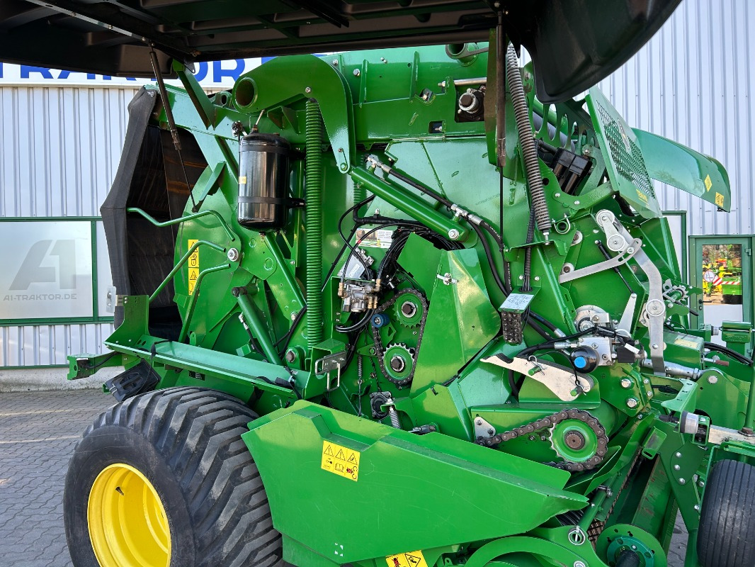 John Deere 960 Premium - معدة تغليف البالات: صور 3 John Deere 960 Premium - معدة تغليف البالات: صور 3