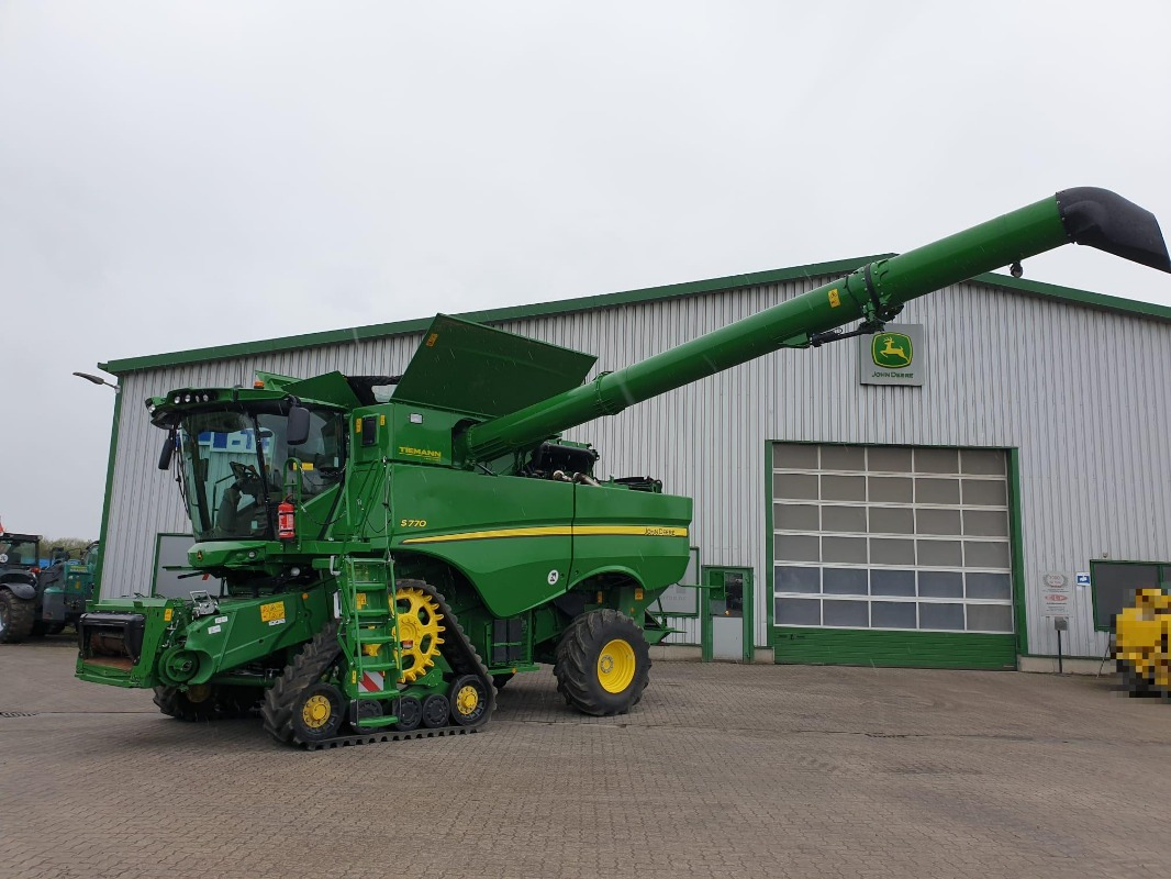 John Deere S770 - حصادة شاملة: صور 1 John Deere S770 - حصادة شاملة: صور 1
