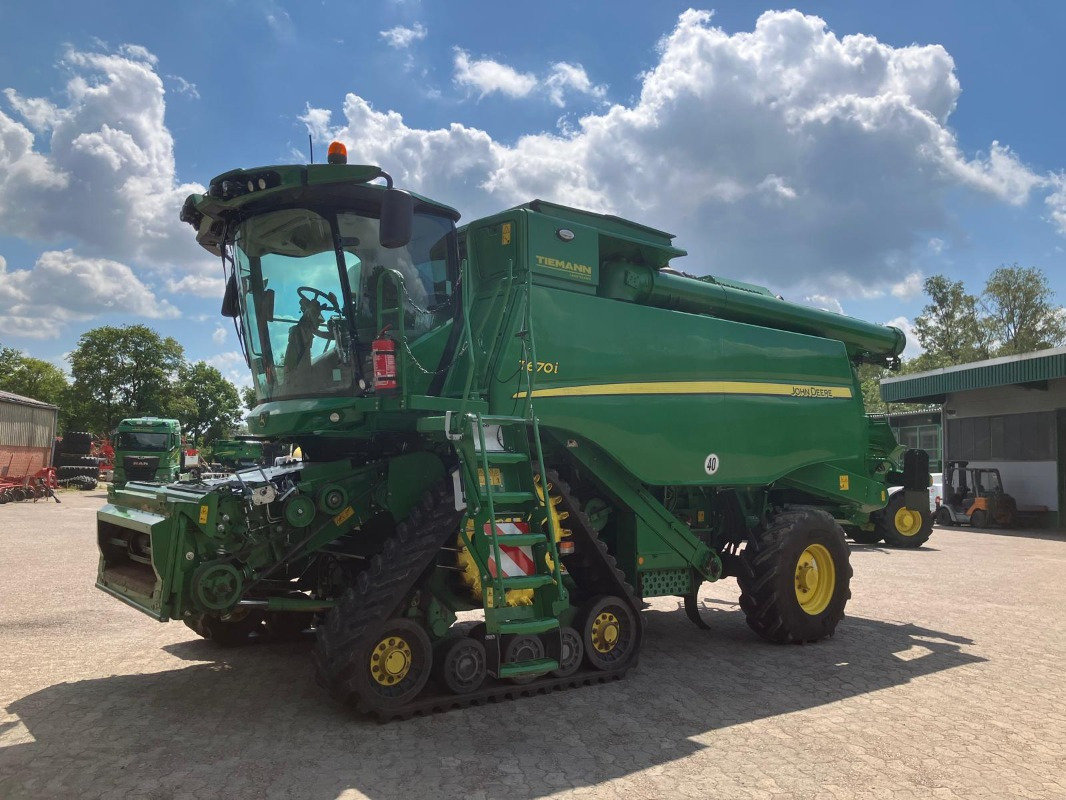 John Deere T670 - حصادة شاملة: صور 1 John Deere T670 - حصادة شاملة: صور 1