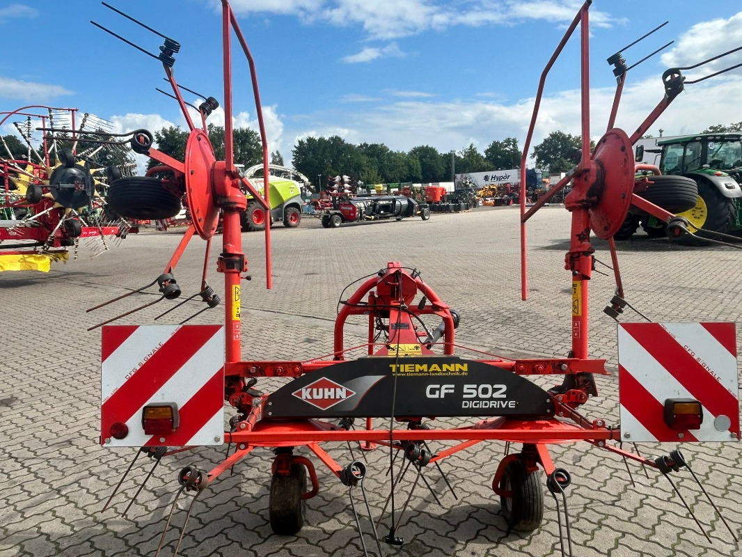 Kuhn GF 502 - لمّامَة القش: صور 5 Kuhn GF 502 - لمّامَة القش: صور 5