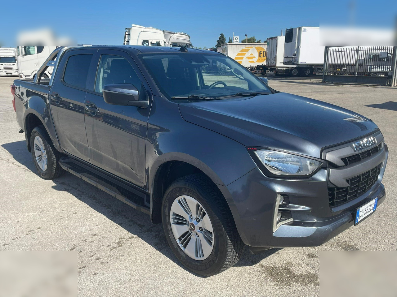 ISUZU D-MAX - شاحنة البيك أب: صور 1 ISUZU D-MAX - شاحنة البيك أب: صور 1