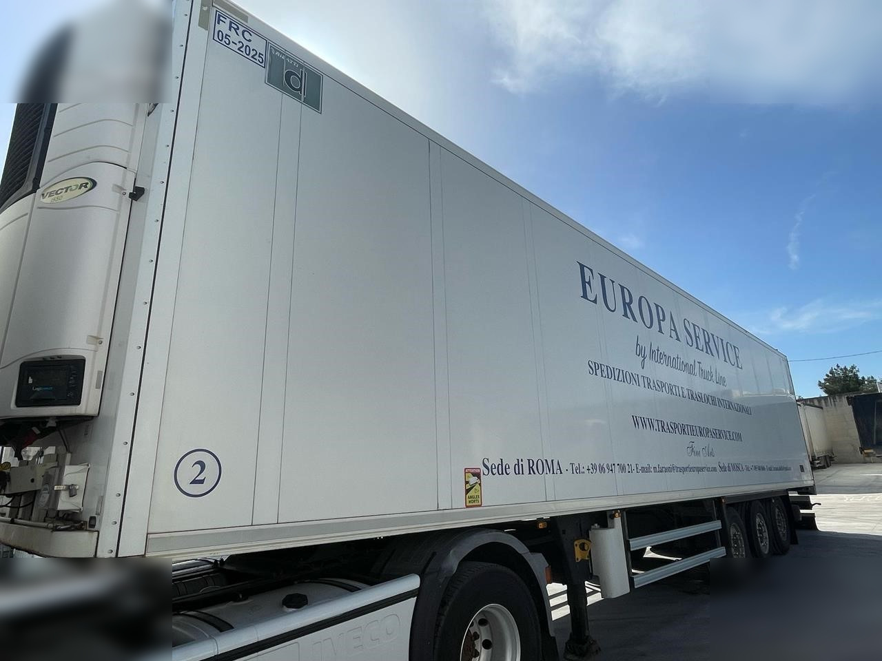 SCHMITZ CARGOBULL - مبردة نصف مقطورة: صور 1 SCHMITZ CARGOBULL - مبردة نصف مقطورة: صور 1