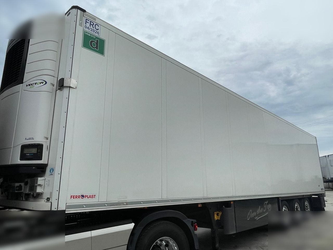 SCHMITZ CARGOBULL - مبردة نصف مقطورة: صور 1 SCHMITZ CARGOBULL - مبردة نصف مقطورة: صور 1