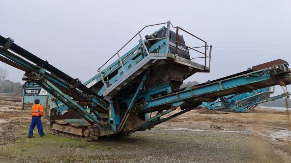 Powerscreen CHIEFTAIN 1400 Raupmobile Siebanlage - غربال: صور 1 Powerscreen CHIEFTAIN 1400 Raupmobile Siebanlage - غربال: صور 1