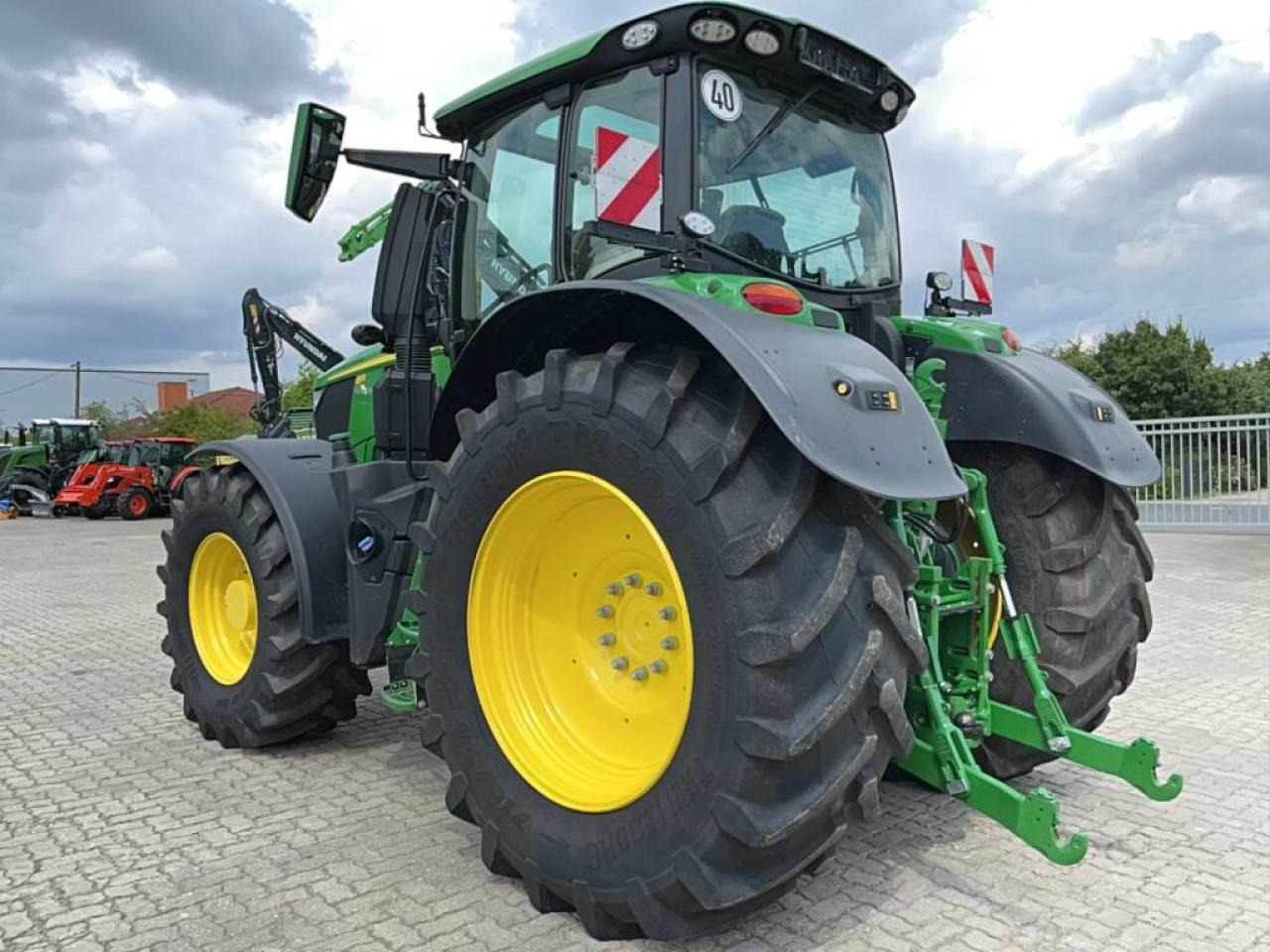 John Deere 6R230 - جرار: صور 4 John Deere 6R230 - جرار: صور 4