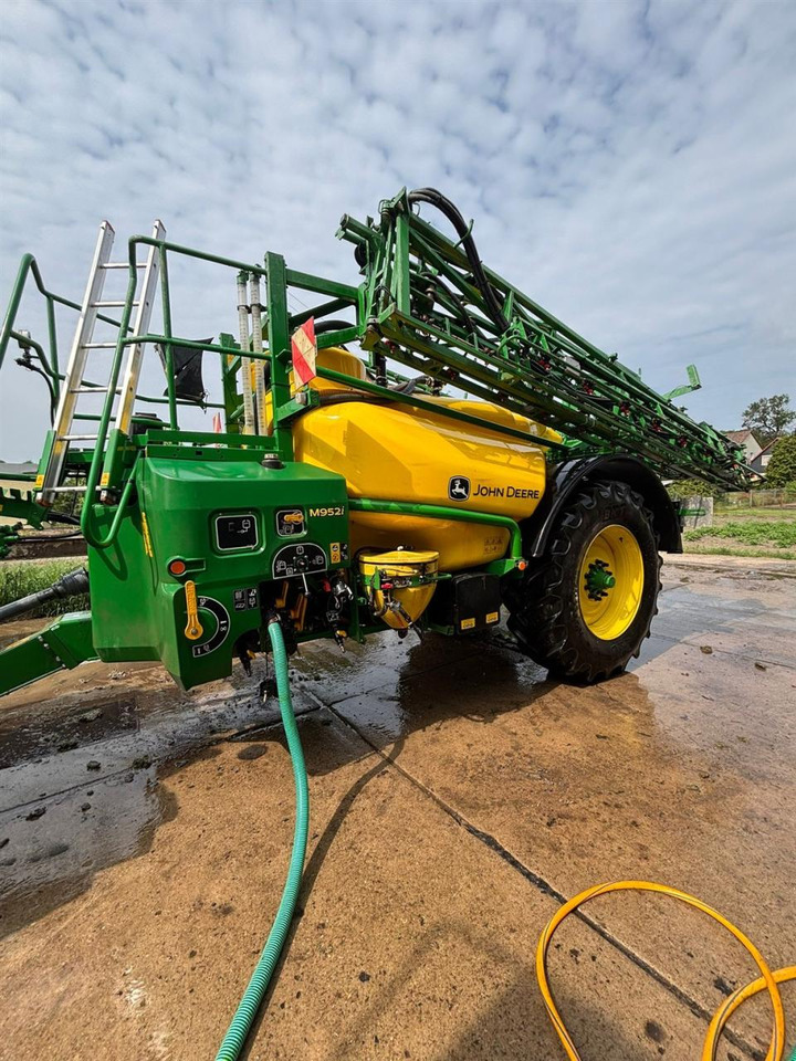 John Deere M952 I - آلة الرش المقطورة: صور 1 John Deere M952 I - آلة الرش المقطورة: صور 1