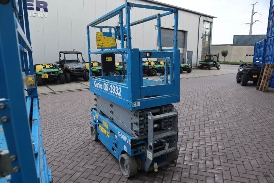 Genie GS1932 E-Drive Several In Stock, 8m Working Height - رافعات مقصية: صور 2 Genie GS1932 E-Drive Several In Stock, 8m Working Height - رافعات مقصية: صور 2