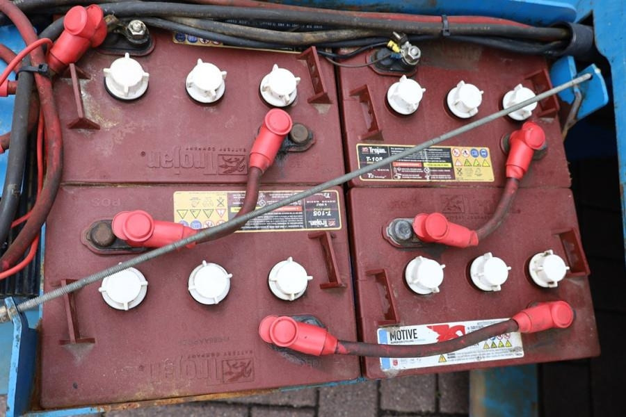 Genie GS3232 Hydraulic Outriggers, Electric, 11.75m Work - رافعات مقصية: صور 5 Genie GS3232 Hydraulic Outriggers, Electric, 11.75m Work - رافعات مقصية: صور 5