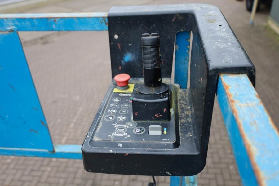 Genie GS4390 Diesel, 4x4 Drive, 15m Working Height, 680k - رافعات مقصية: صور 4 Genie GS4390 Diesel, 4x4 Drive, 15m Working Height, 680k - رافعات مقصية: صور 4