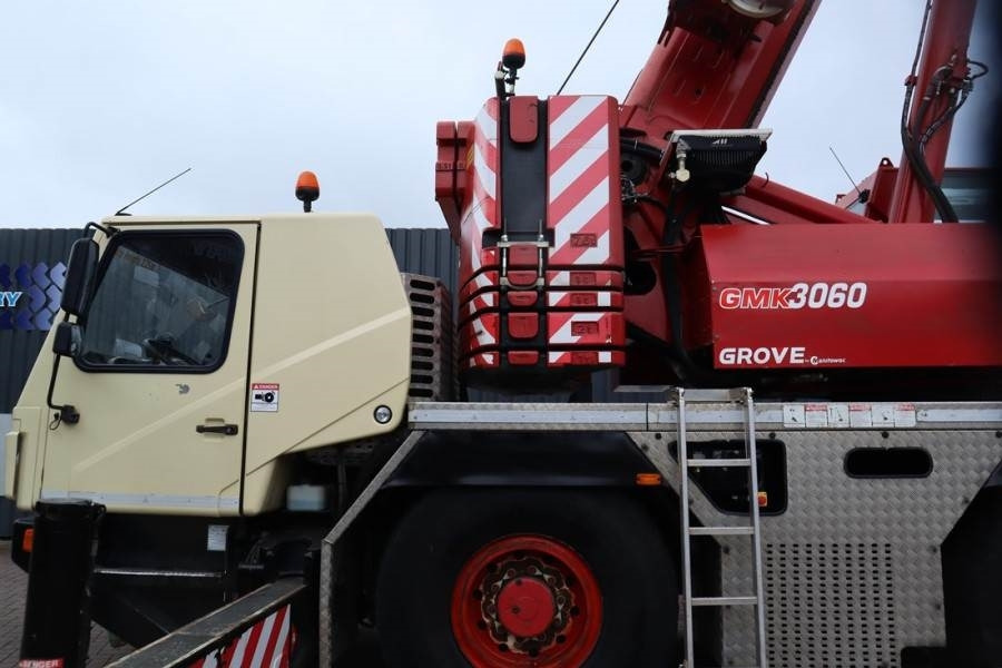 رافعة لجميع التضاريس Grove GMK3060 Diesel, 6x6x6 Drive, 60t Capacity, 43m Mai: صور 17