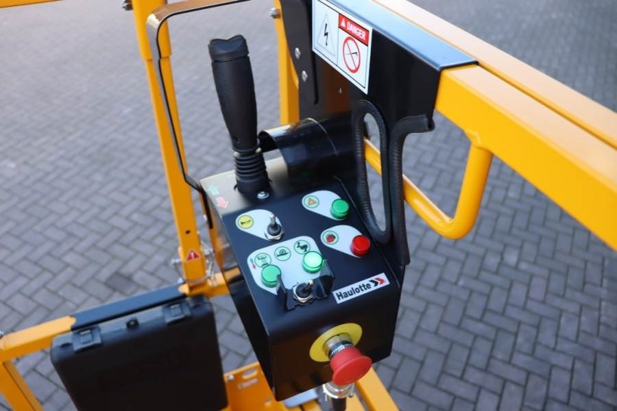 Haulotte Compact 10N Valid Inspection, *Guarantee! 10m Work - رافعات مقصية: صور 5 Haulotte Compact 10N Valid Inspection, *Guarantee! 10m Work - رافعات مقصية: صور 5