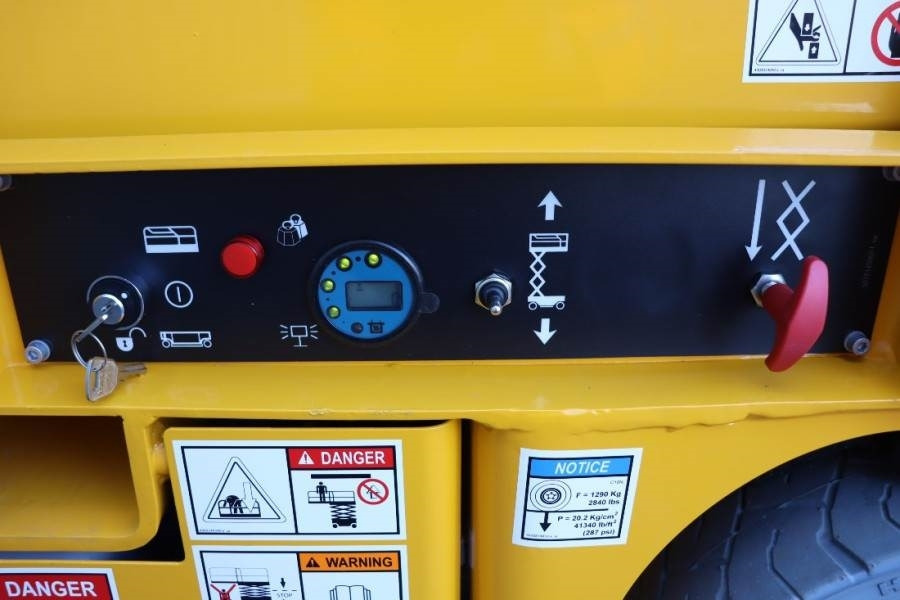 Haulotte Compact 10N Valid Inspection, *Guarantee! 10m Work - رافعات مقصية: صور 4 Haulotte Compact 10N Valid Inspection, *Guarantee! 10m Work - رافعات مقصية: صور 4