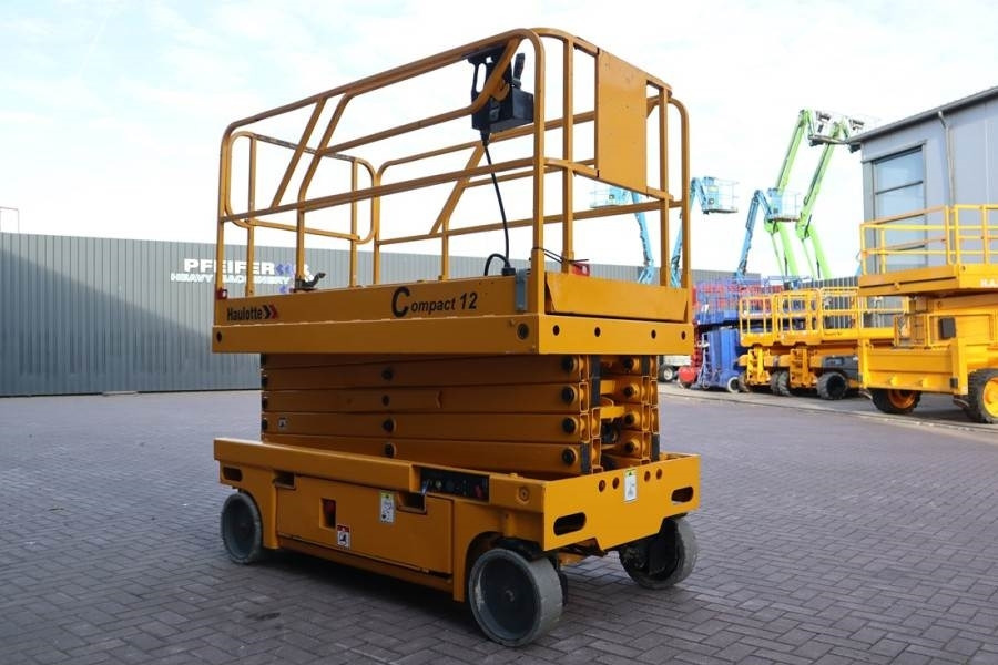 رافعات مقصية Haulotte Compact 12 Electric, 12m Working Height, 300kg Cap: صور 7 رافعات مقصية Haulotte Compact 12 Electric, 12m Working Height, 300kg Cap: صور 7