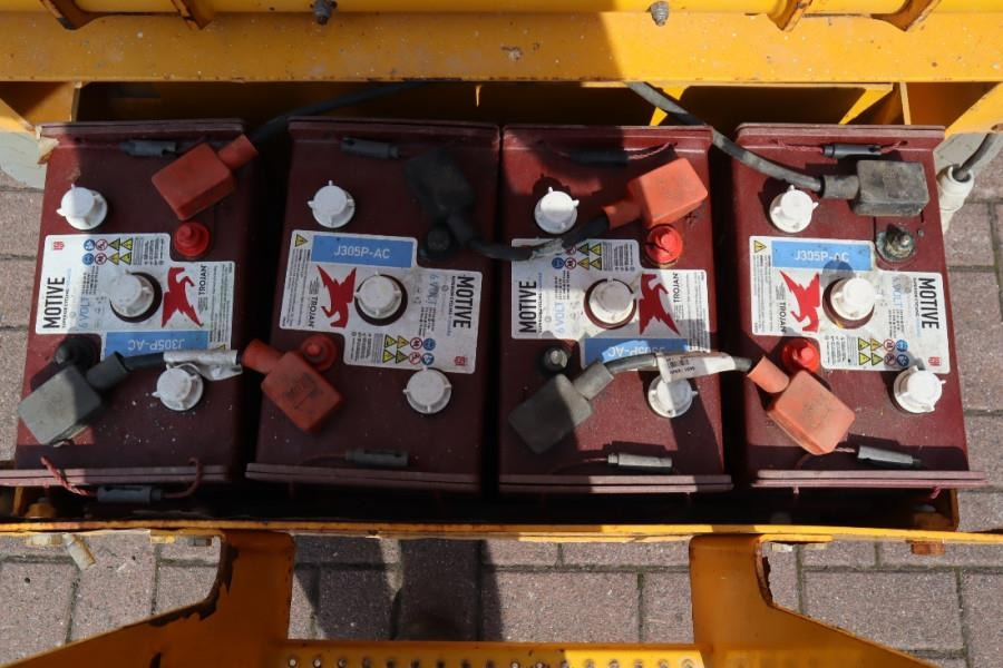 Haulotte Compact 14 Electric, 14m Working Height, 350kg Cap - رافعات مقصية: صور 5 Haulotte Compact 14 Electric, 14m Working Height, 350kg Cap - رافعات مقصية: صور 5