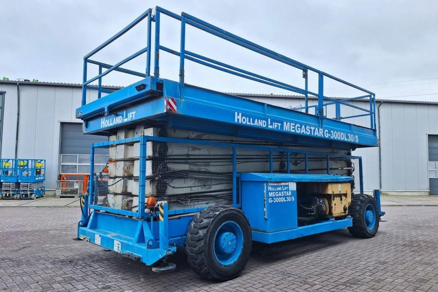 Holland Lift Megastar G-300DL30/S Diesel, 4x4x4 Drive, 33.5m Wo - رافعات مقصية: صور 2 Holland Lift Megastar G-300DL30/S Diesel, 4x4x4 Drive, 33.5m Wo - رافعات مقصية: صور 2