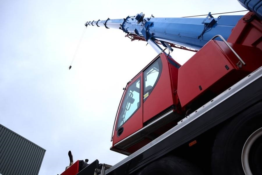 Liebherr LTM1070-4.2 Dutch Vehicle Registration, Valid Insp - رافعة لجميع التضاريس: صور 3 Liebherr LTM1070-4.2 Dutch Vehicle Registration, Valid Insp - رافعة لجميع التضاريس: صور 3