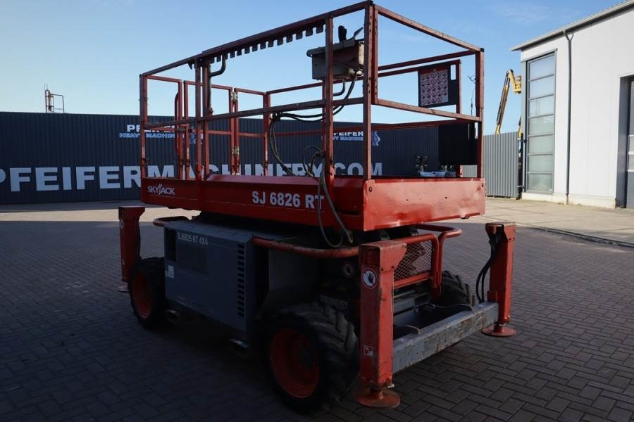 SkyJack SJ6826 Diesel, 4x4 Drive, 10m Working Height, 567k - رافعات مقصية: صور 2 SkyJack SJ6826 Diesel, 4x4 Drive, 10m Working Height, 567k - رافعات مقصية: صور 2