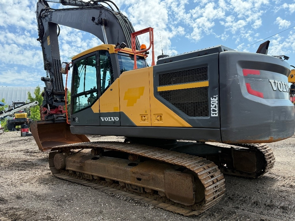 Volvo EC 250 E - حفارات زحافة: صور 2 Volvo EC 250 E - حفارات زحافة: صور 2