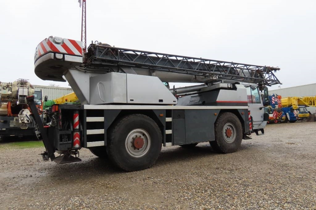 Liebherr LTM 1030/2 - رافعة لجميع التضاريس: صور 3 Liebherr LTM 1030/2 - رافعة لجميع التضاريس: صور 3