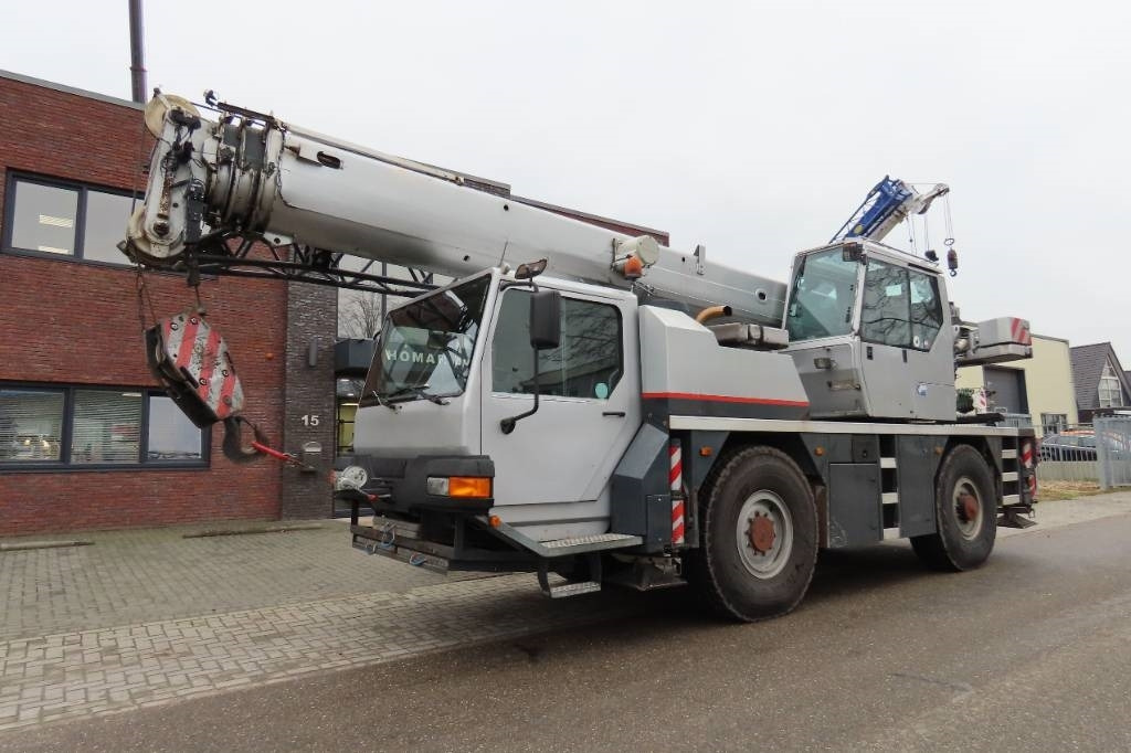 Liebherr LTM 1030/2 - رافعة لجميع التضاريس: صور 1 Liebherr LTM 1030/2 - رافعة لجميع التضاريس: صور 1