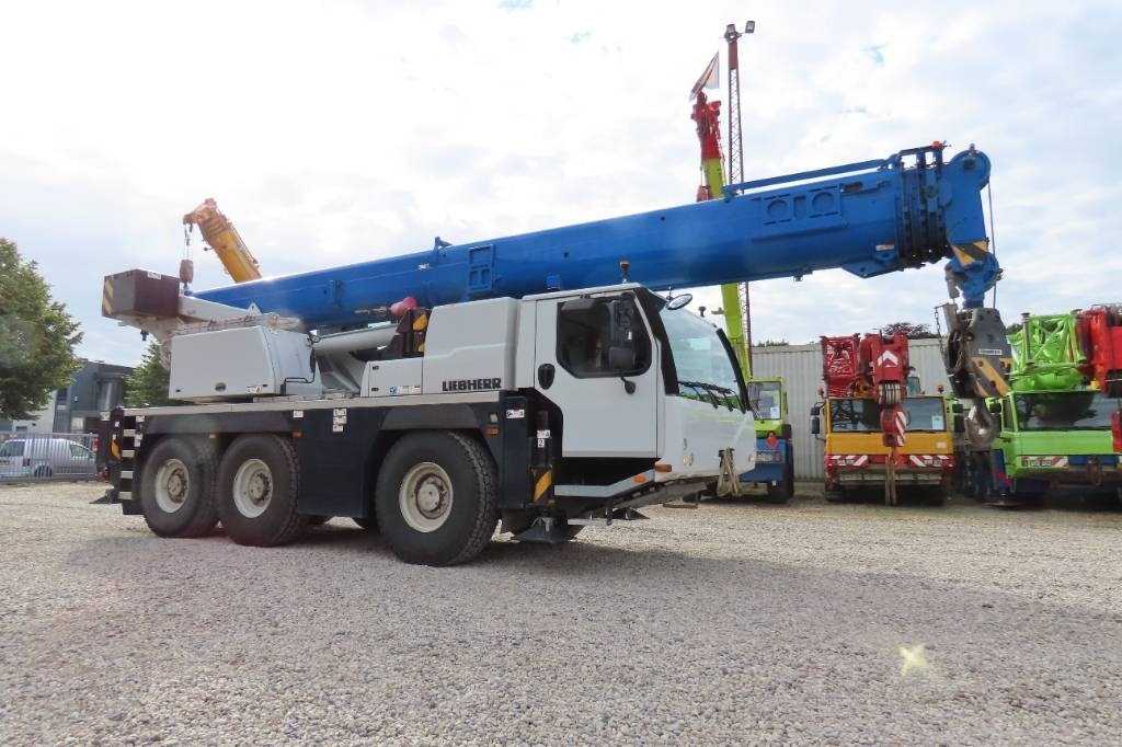 Liebherr LTM 1050-3.1 - رافعة لجميع التضاريس: صور 2 Liebherr LTM 1050-3.1 - رافعة لجميع التضاريس: صور 2