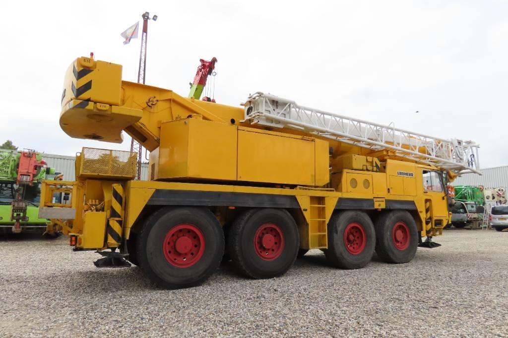 Liebherr LTM 1070-1 - رافعة لجميع التضاريس: صور 3 Liebherr LTM 1070-1 - رافعة لجميع التضاريس: صور 3