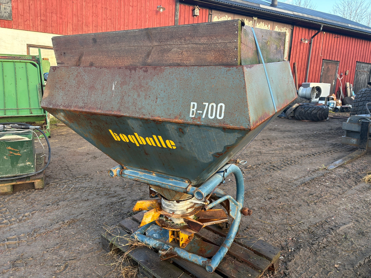 Bogballe B-700 - آلة رش الأسمدة: صور 1 Bogballe B-700 - آلة رش الأسمدة: صور 1