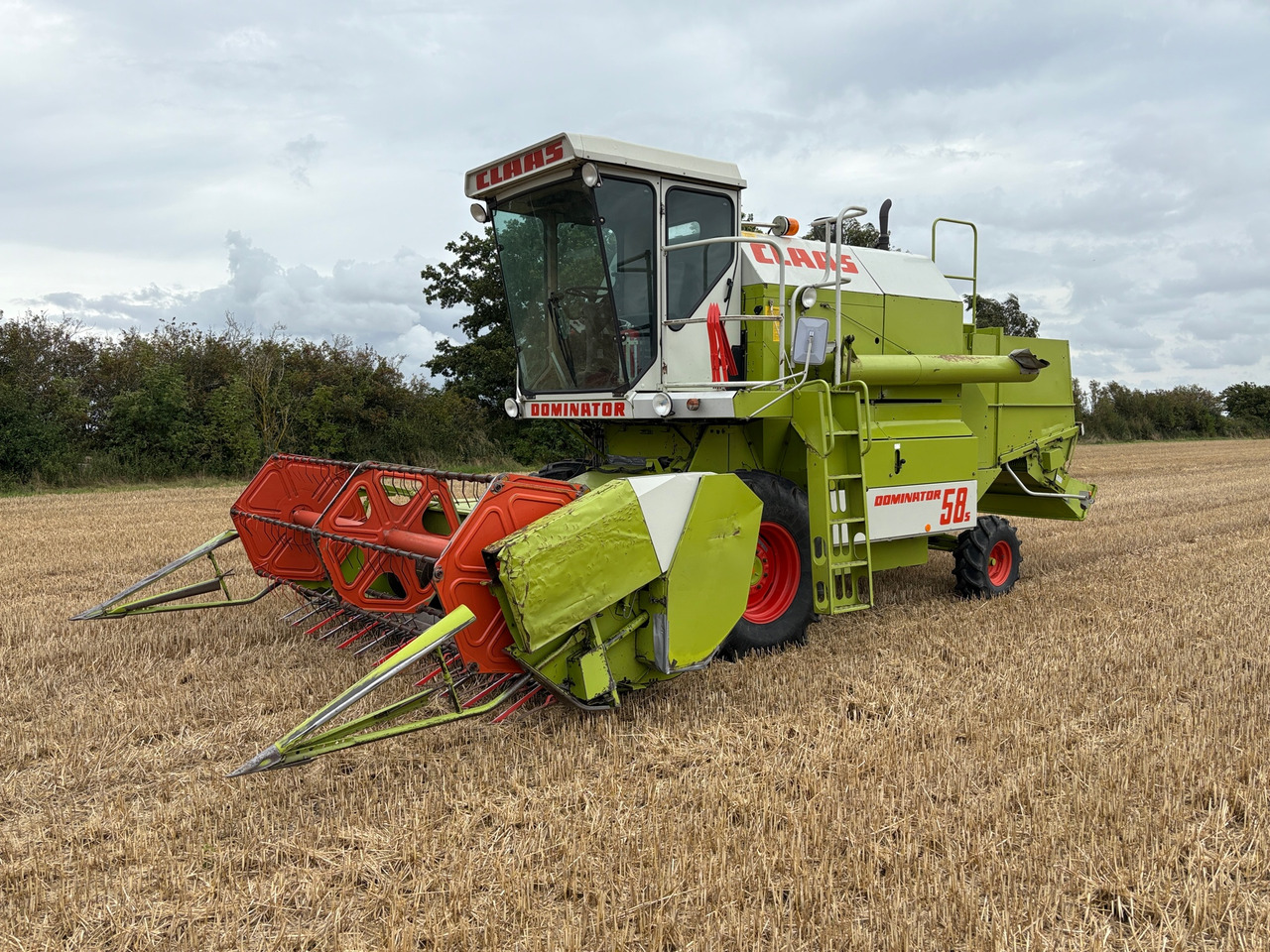 Claas Dominator 58S - حصادة شاملة: صور 1 Claas Dominator 58S - حصادة شاملة: صور 1