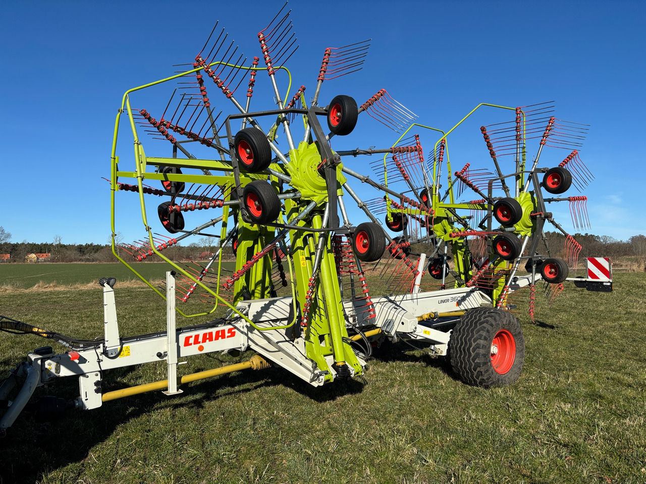 Claas Liner 3600 - لمّامَة القش: صور 1 Claas Liner 3600 - لمّامَة القش: صور 1