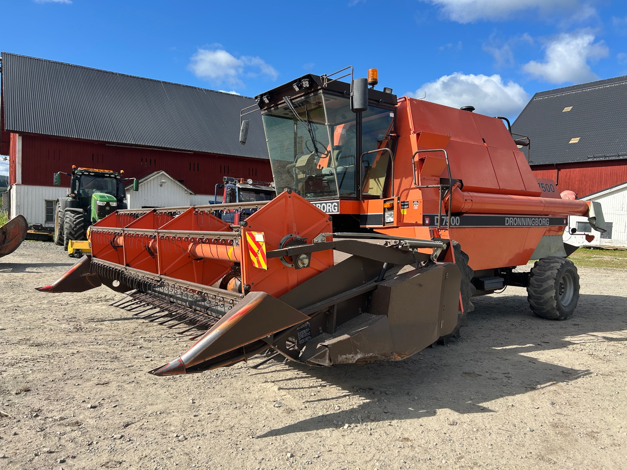 Dronningborg D 7500 - حصادة شاملة: صور 1 Dronningborg D 7500 - حصادة شاملة: صور 1