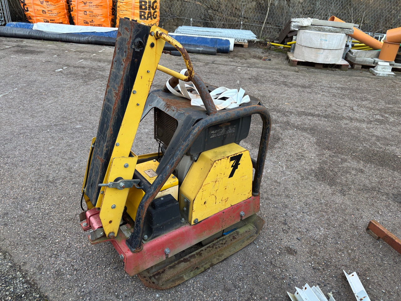 Dynapac LG 500 - صفائح اهتزازية: صور 1 Dynapac LG 500 - صفائح اهتزازية: صور 1