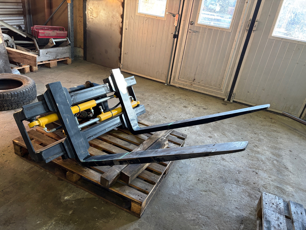 Engcon GHH12001-QS45 - شوكات - آلات البناء: صور 1 Engcon GHH12001-QS45 - شوكات - آلات البناء: صور 1