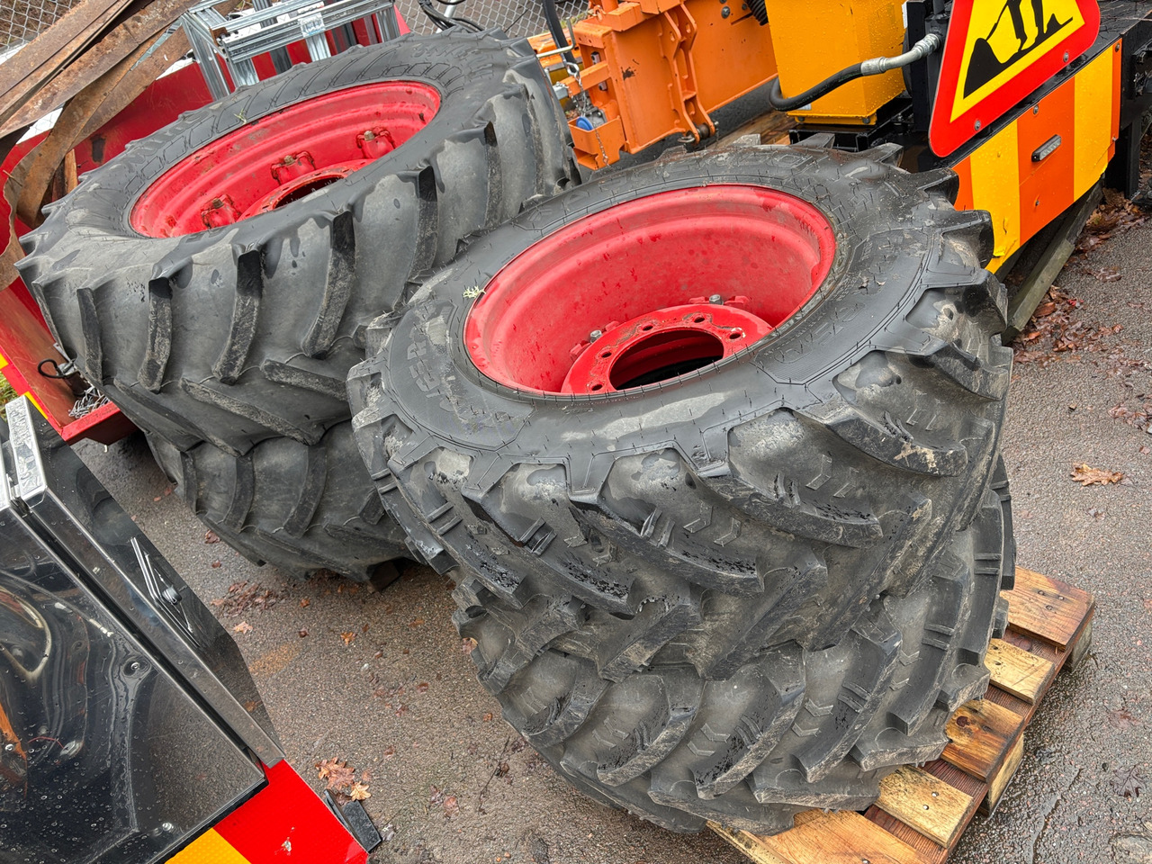 Fendt - الإطارات - الآلات والماكينات الزراعية: صور 1 Fendt - الإطارات - الآلات والماكينات الزراعية: صور 1