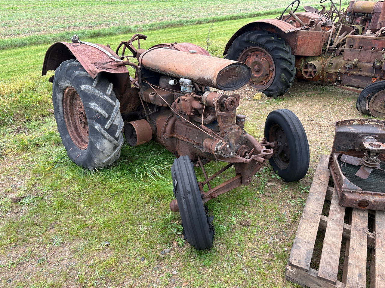 Fordson - جرار: صور 1 Fordson - جرار: صور 1