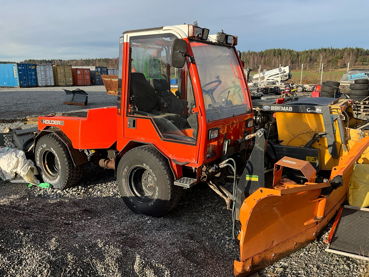 Holder C340 - سيارة بلدية: صور 1 Holder C340 - سيارة بلدية: صور 1