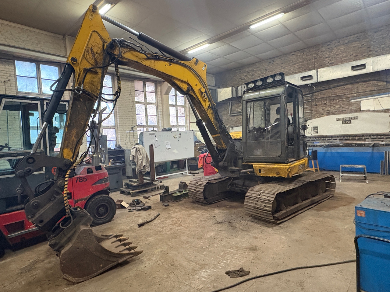 JCB 85 Z-1 - حفارة: صور 1 JCB 85 Z-1 - حفارة: صور 1