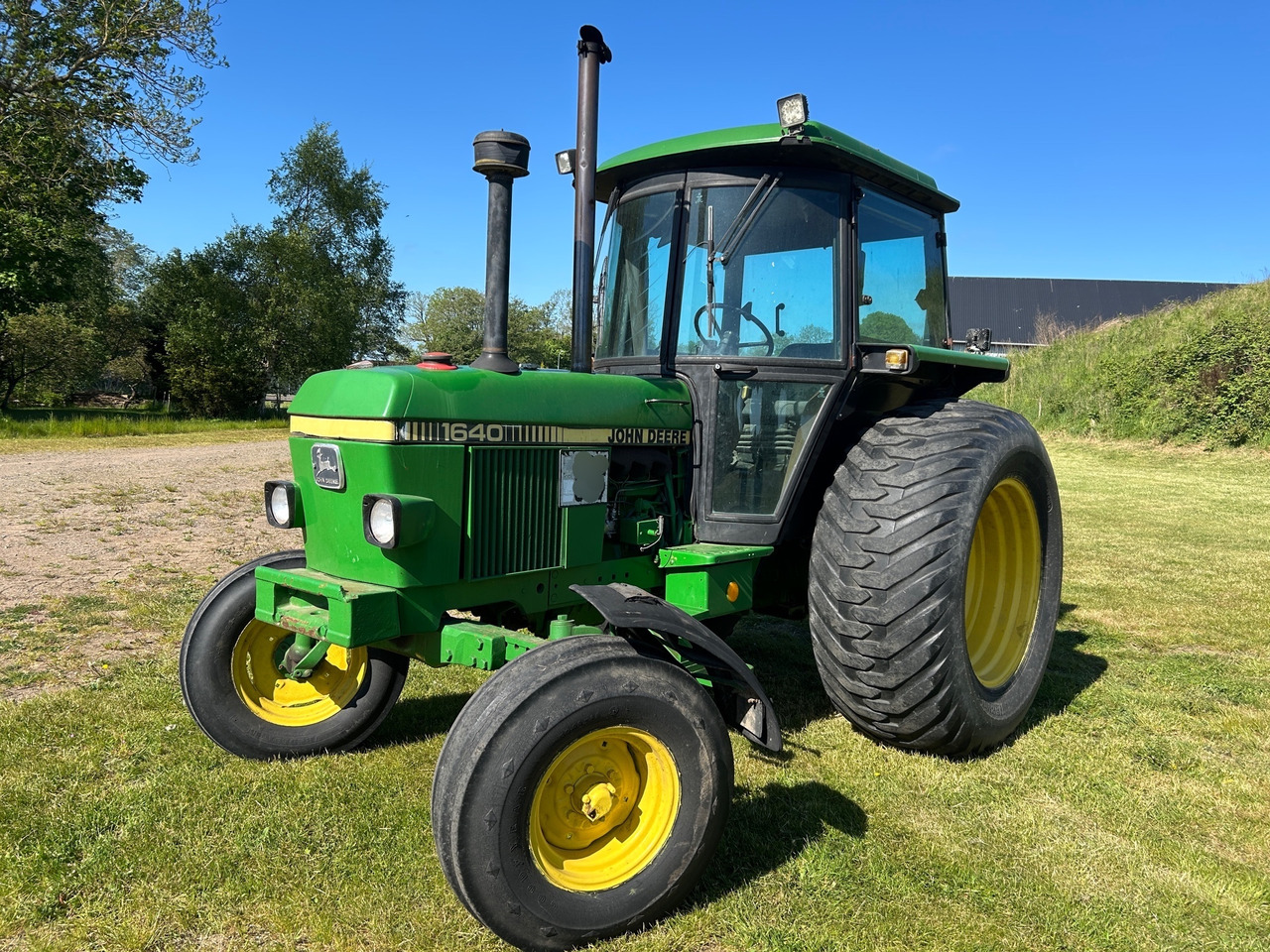 John Deere 1640 - جرار: صور 1 John Deere 1640 - جرار: صور 1