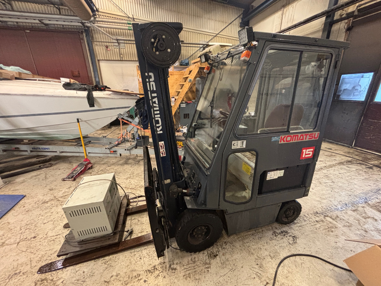 Komatsu FB15H1-5 - معدات المناولة: صور 1 Komatsu FB15H1-5 - معدات المناولة: صور 1