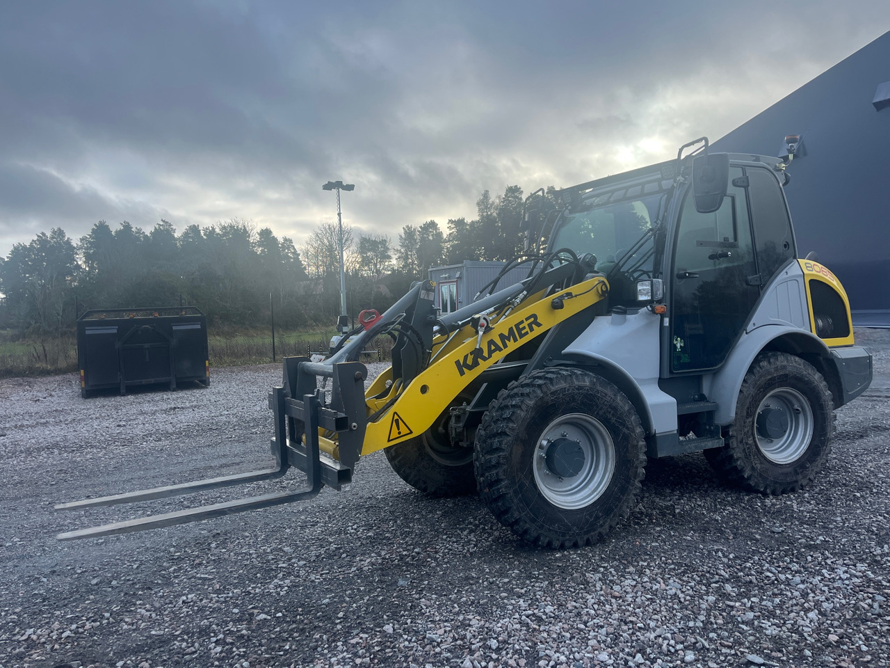 Kramer 8050-2 - اللودر بعجل: صور 1 Kramer 8050-2 - اللودر بعجل: صور 1