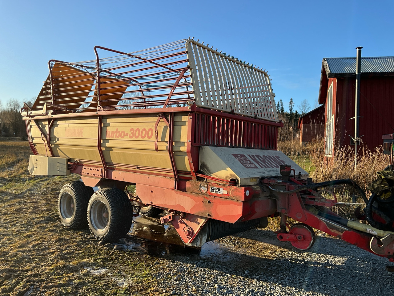 Krone Turbo 3000 - المقطورة الزراعية: صور 1 Krone Turbo 3000 - المقطورة الزراعية: صور 1