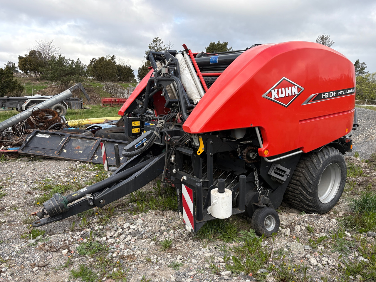 Kuhn I-BIO+ INTELLIWRAP - مكبس القش الدائري: صور 1 Kuhn I-BIO+ INTELLIWRAP - مكبس القش الدائري: صور 1