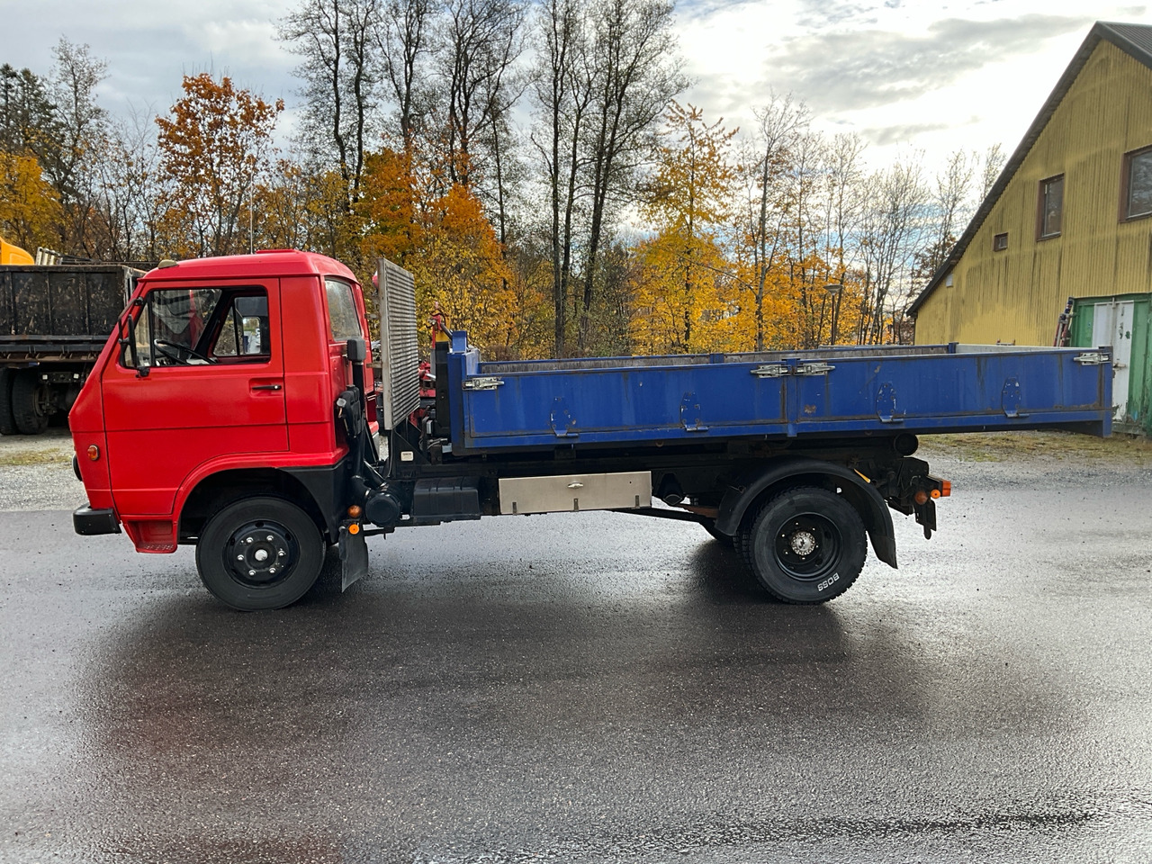 MAN Volkswagen 8.136 - شاحنة ذات الخطاف: صور 1 MAN Volkswagen 8.136 - شاحنة ذات الخطاف: صور 1