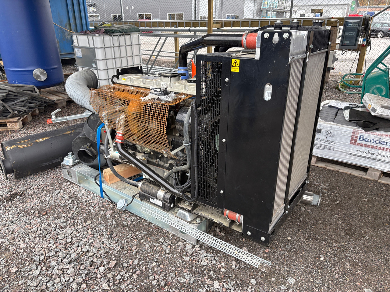 Perkins 1106A-70TA - معدات البناء: صور 1 Perkins 1106A-70TA - معدات البناء: صور 1