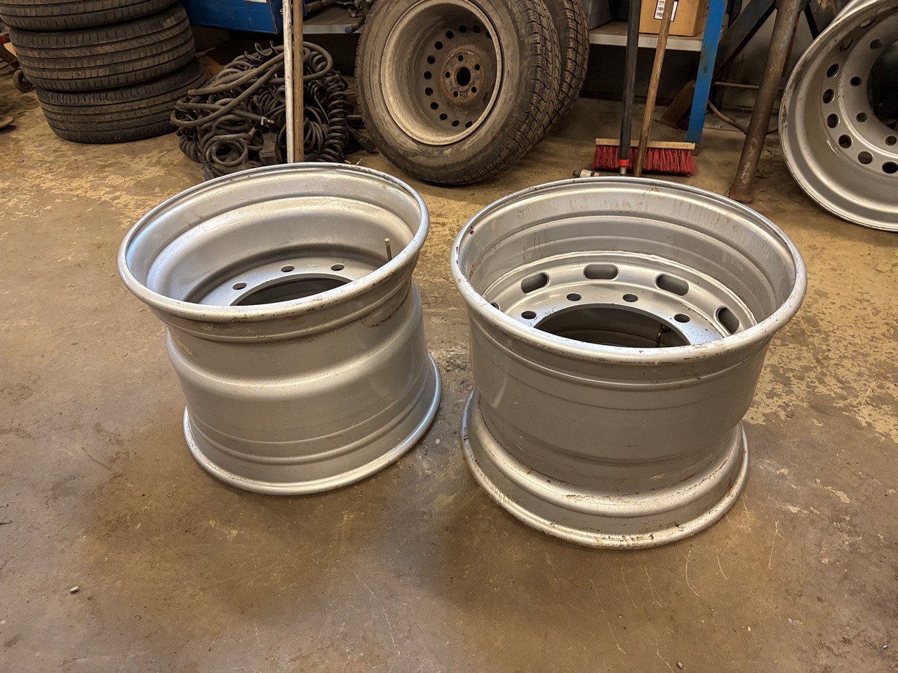 SRW 19,5x14 - الجنوط - شاحنة: صور 1 SRW 19,5x14 - الجنوط - شاحنة: صور 1