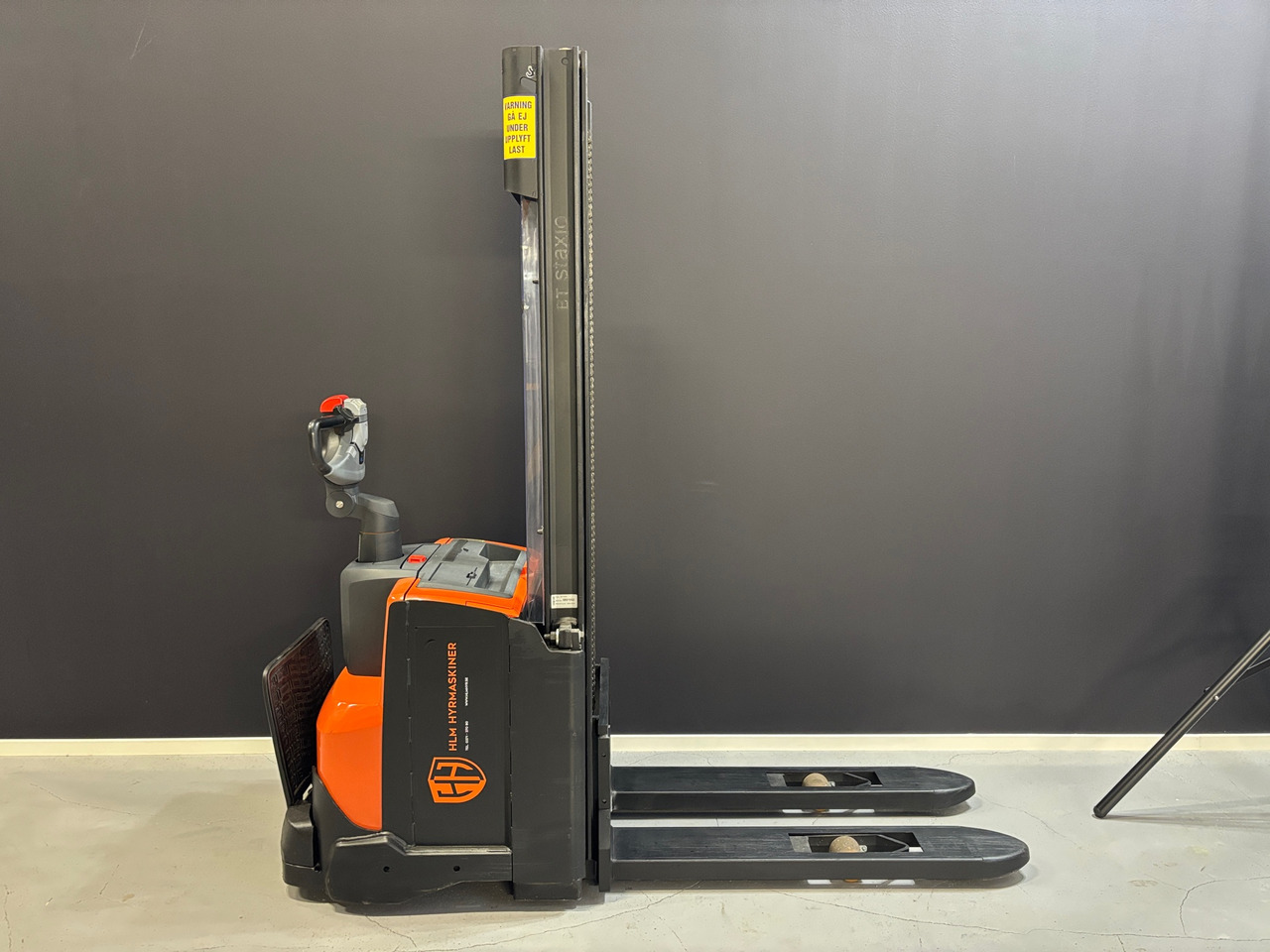 Toyota SWE120 - معدات المناولة: صور 1 Toyota SWE120 - معدات المناولة: صور 1