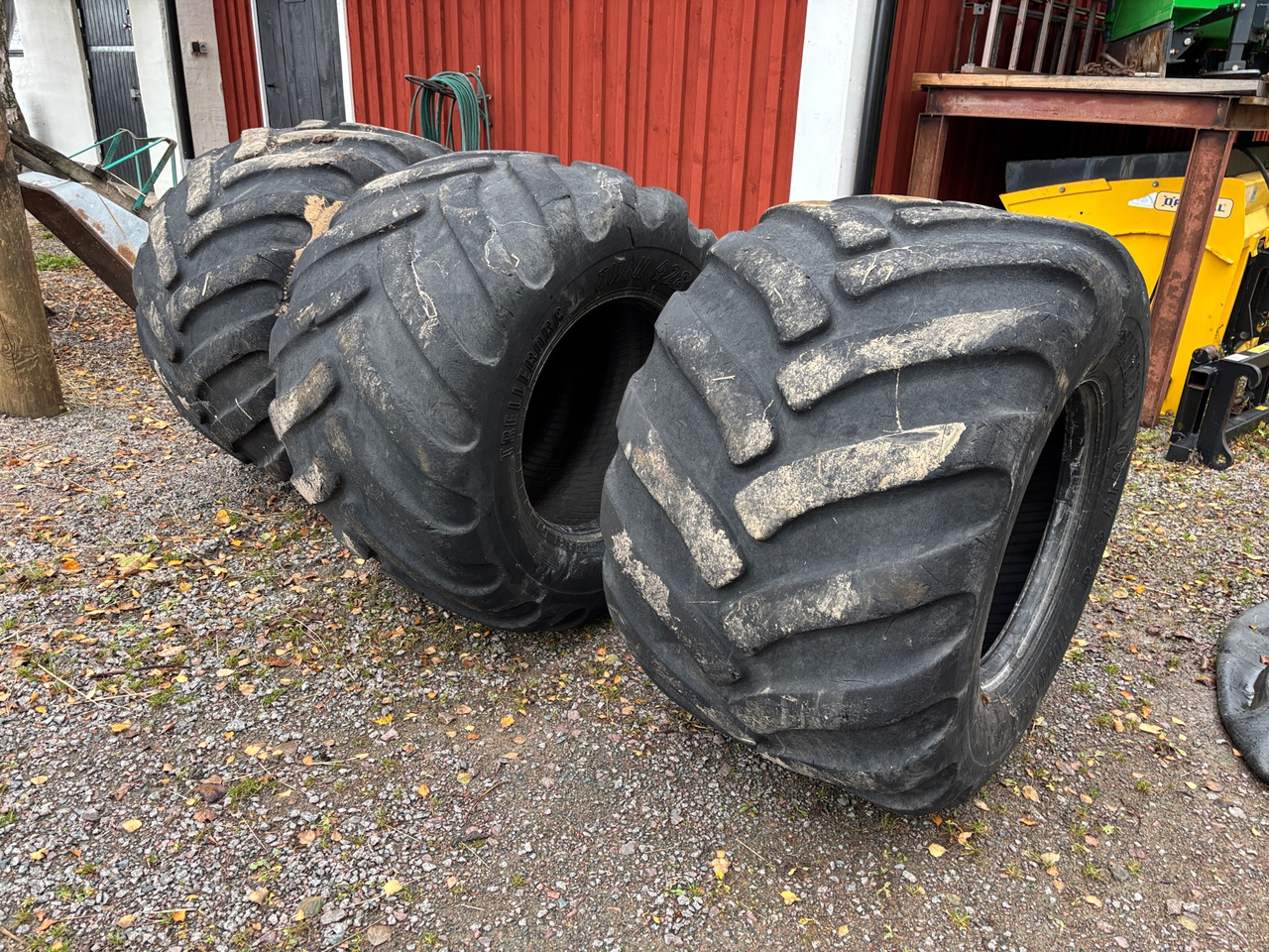 Trelleborg 710/40-22 - الإطارات - آلات البناء: صور 1 Trelleborg 710/40-22 - الإطارات - آلات البناء: صور 1