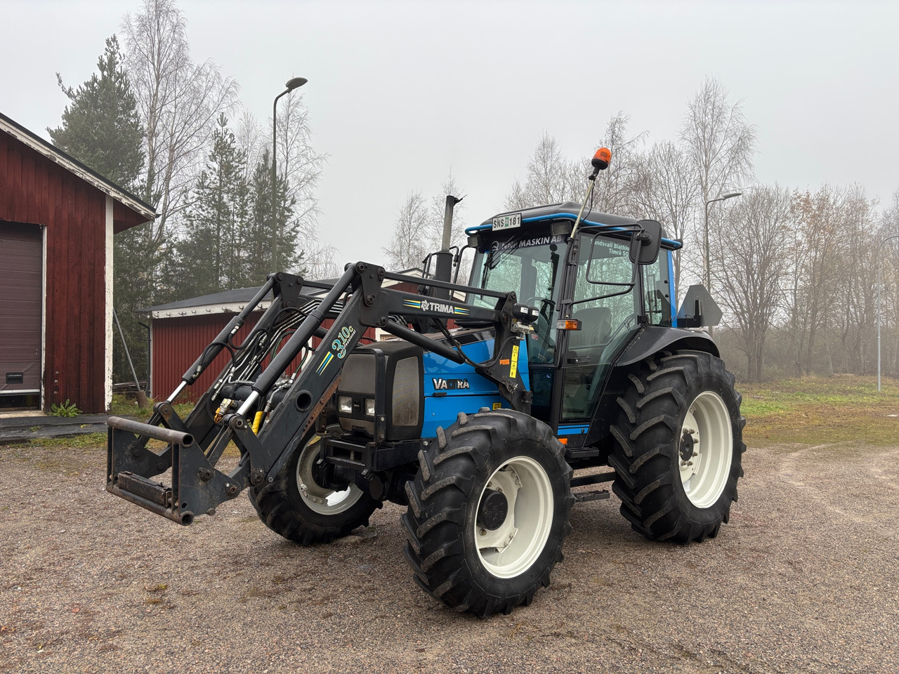 Valtra 700-4 - جرار: صور 1 Valtra 700-4 - جرار: صور 1