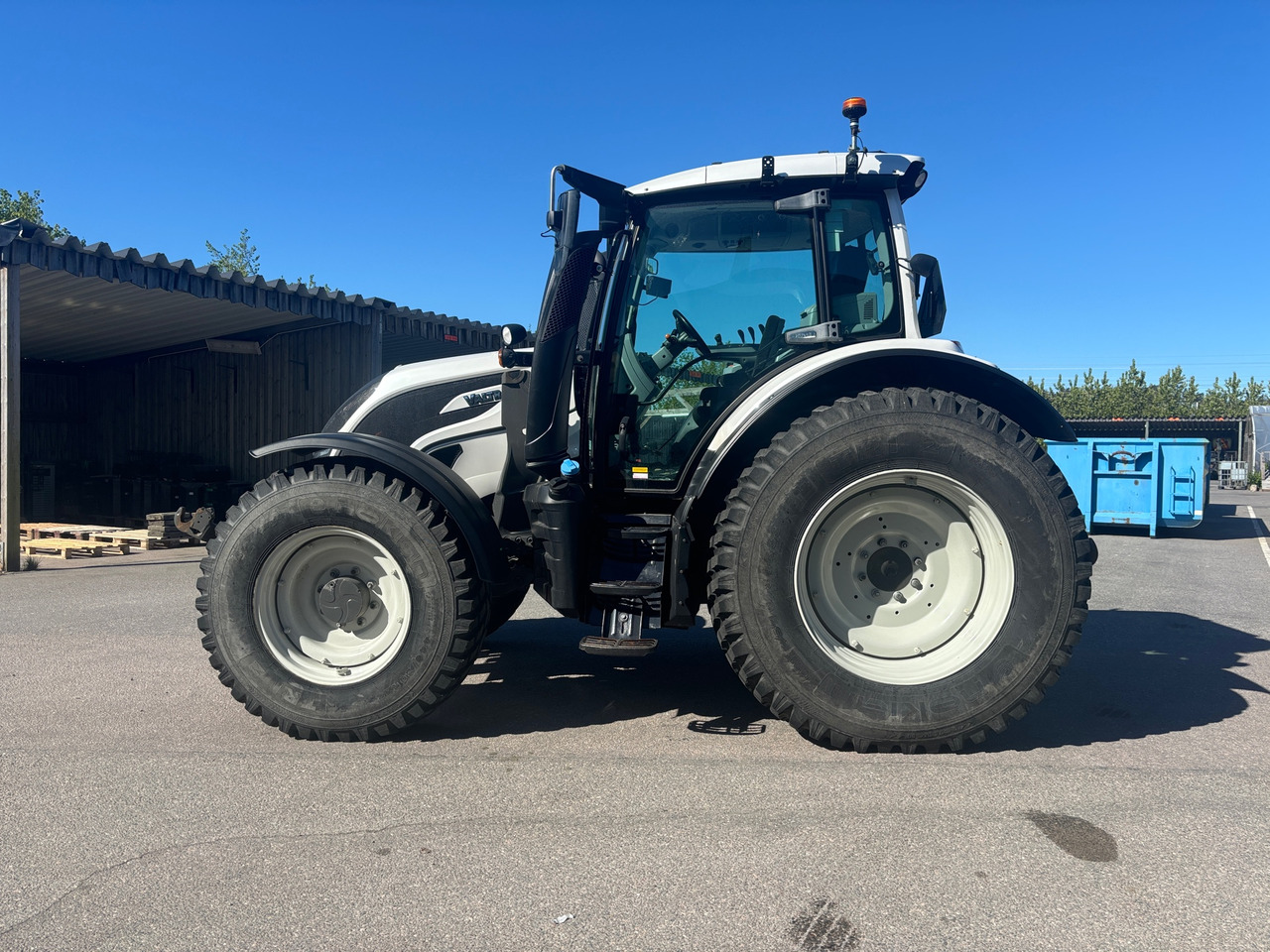 Valtra N 114 - جرار: صور 1 Valtra N 114 - جرار: صور 1