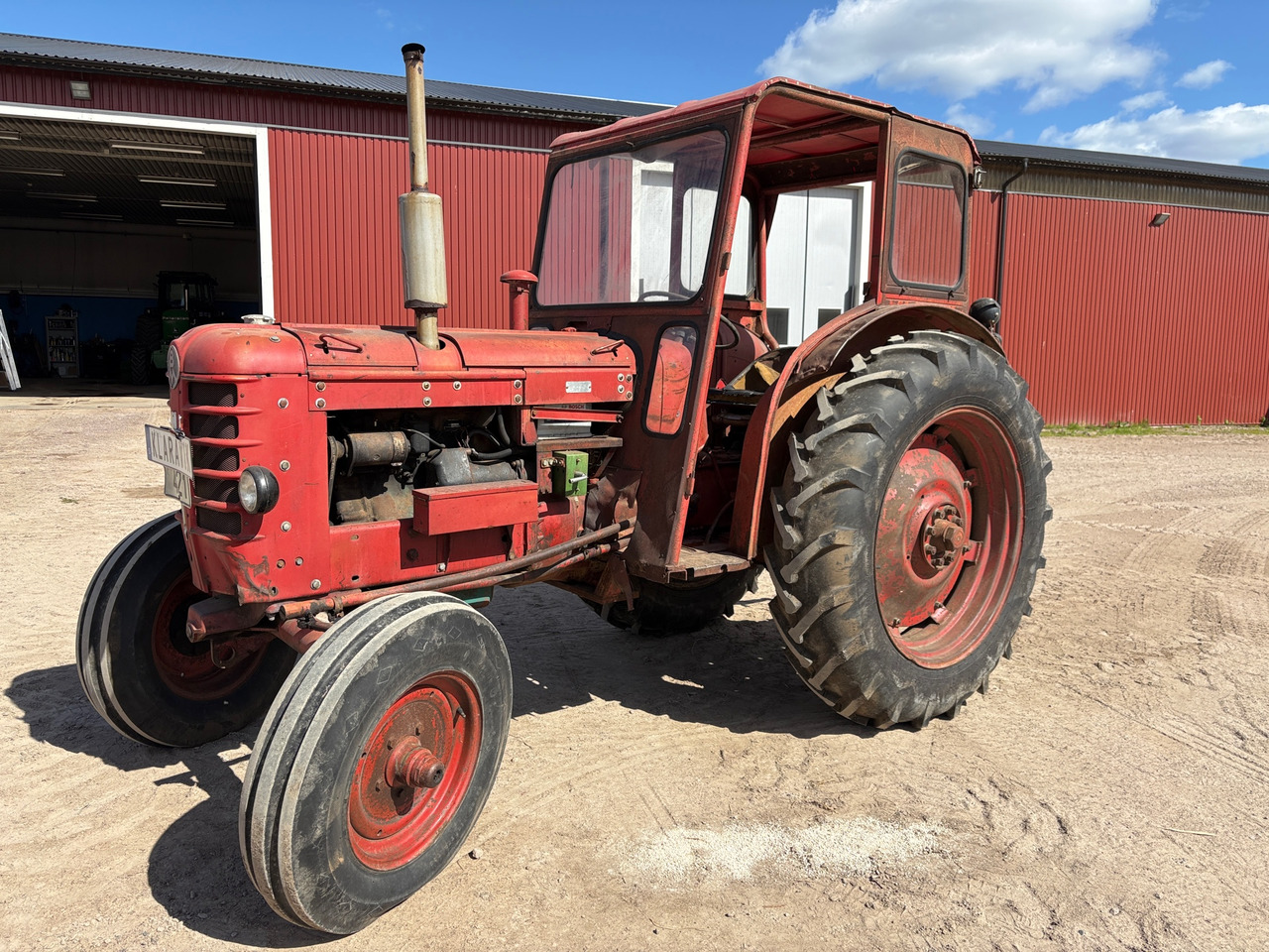 Volvo BM 350 Boxer - جرار: صور 1 Volvo BM 350 Boxer - جرار: صور 1