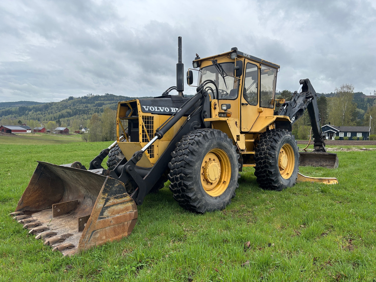Volvo BM 6300 - حفار متعدد الاستخدام: صور 1 Volvo BM 6300 - حفار متعدد الاستخدام: صور 1